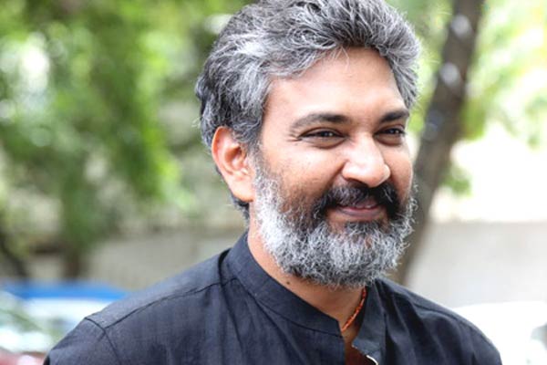 director rajamouli,rajamouli planning bahubli 3,bahubli completed 100 days,confusion about bahubali3  అందర్నీ కన్‌ఫ్యూజ్‌ చేస్తున్న రాజమౌళి.! 